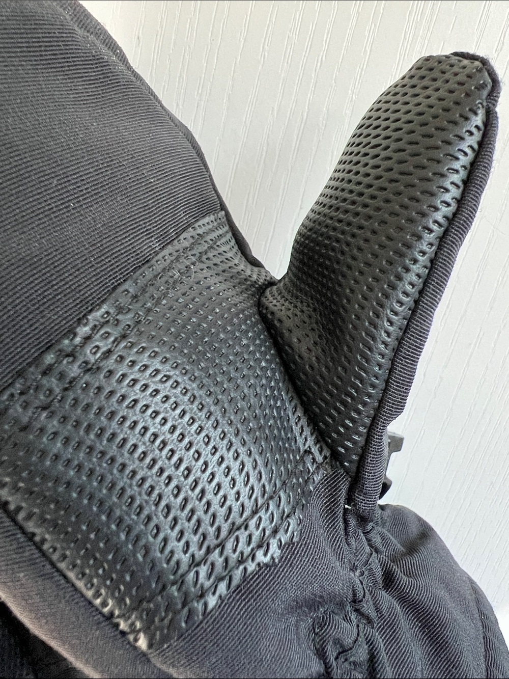 3M Thinsulate | Black Kids Mittens Size 2T/3T - Picture 11 of 14